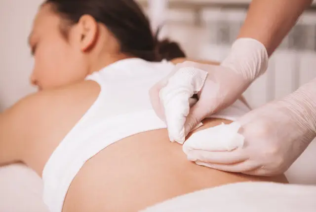 Higiene profesional sanitaria corporal con peeling químico / orgánico Media espalda