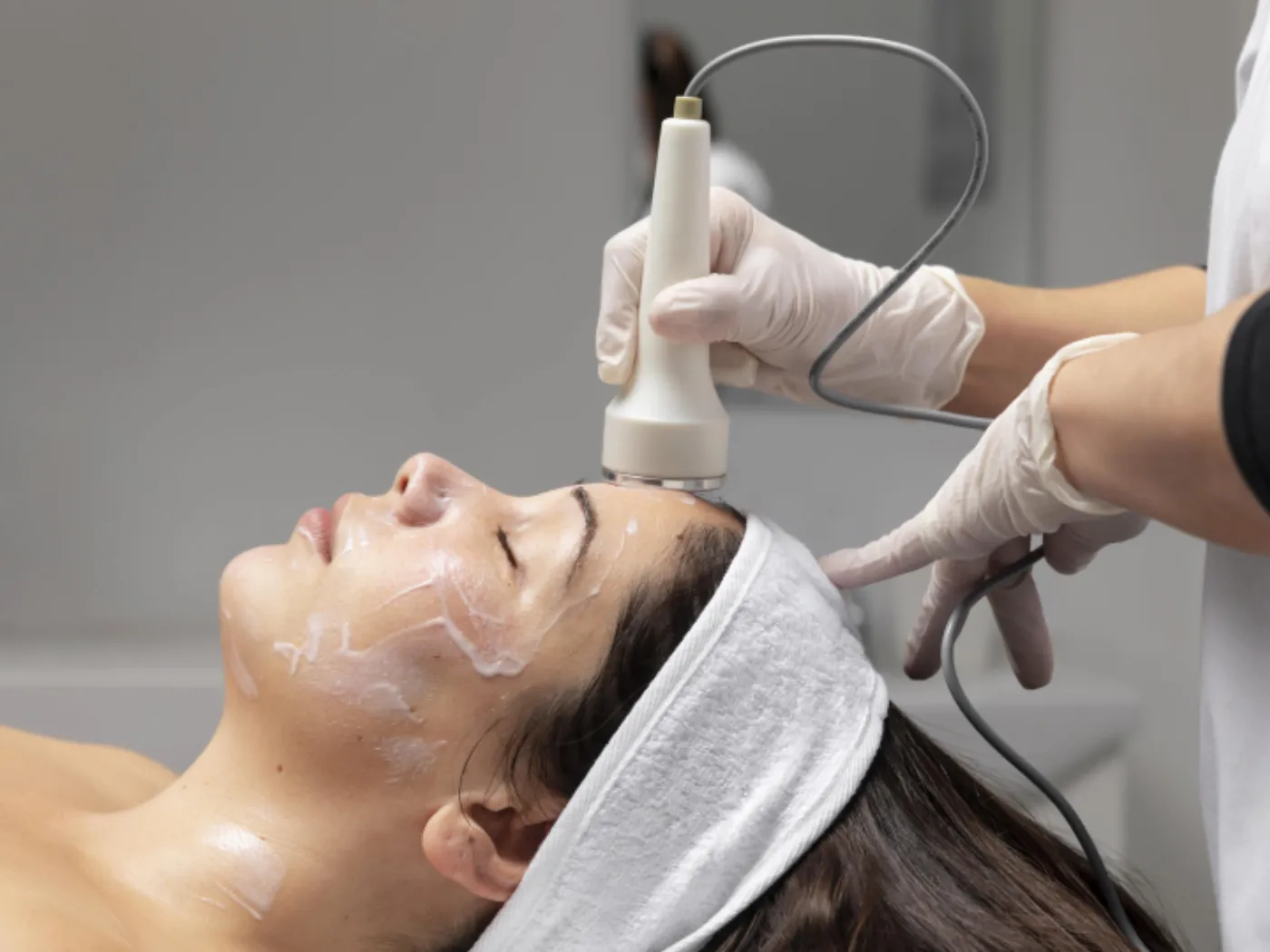 Limpieza + peeling + mesoterapia virtual + radiofrecuencia