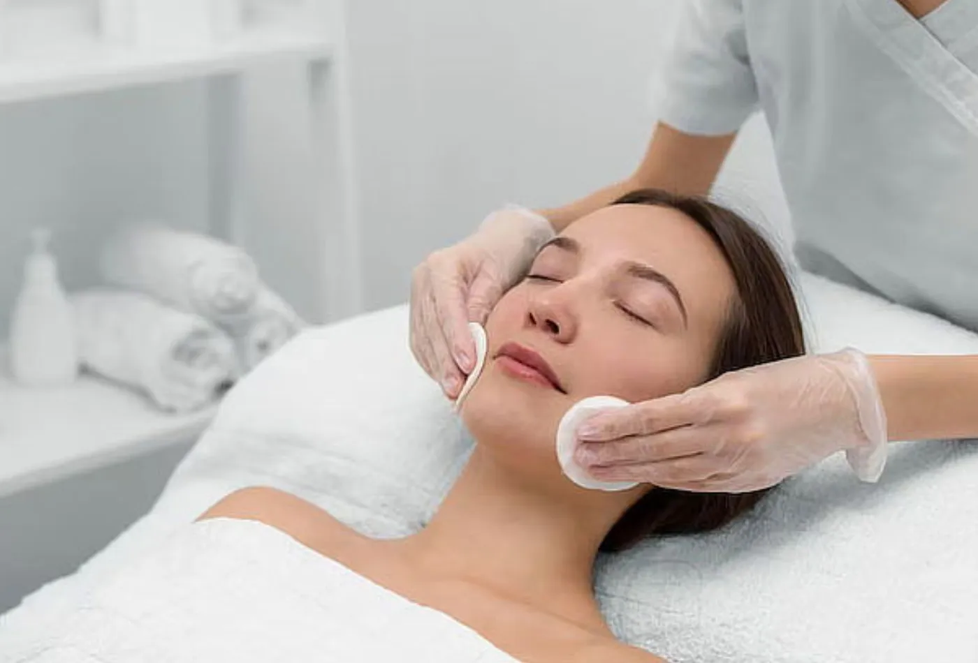 Higiene sanitaria profunda + peeling lactobiónico
