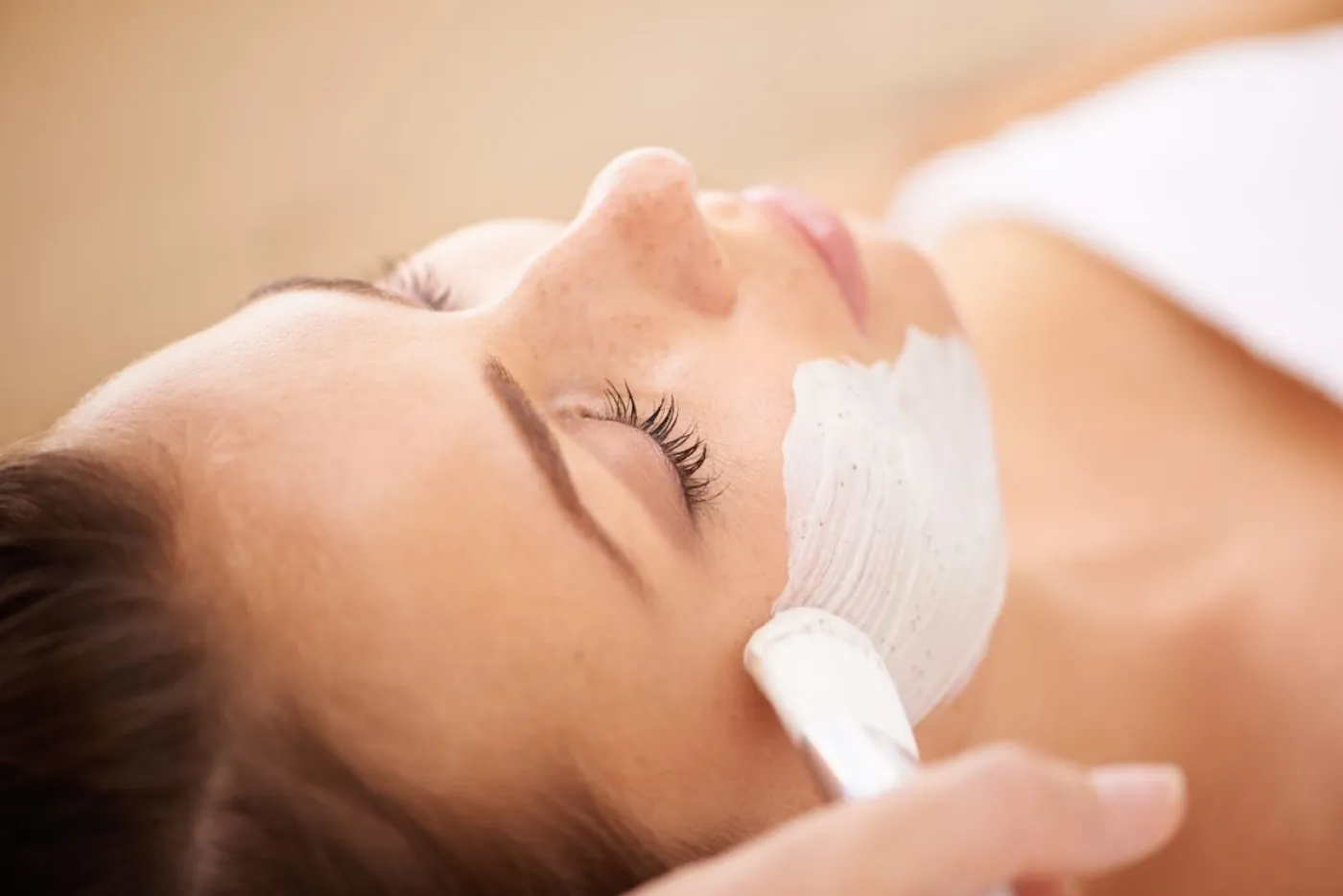 Higiene sanitaria profunda + peeling PR360 en DaVinci Clinique, Barcelona