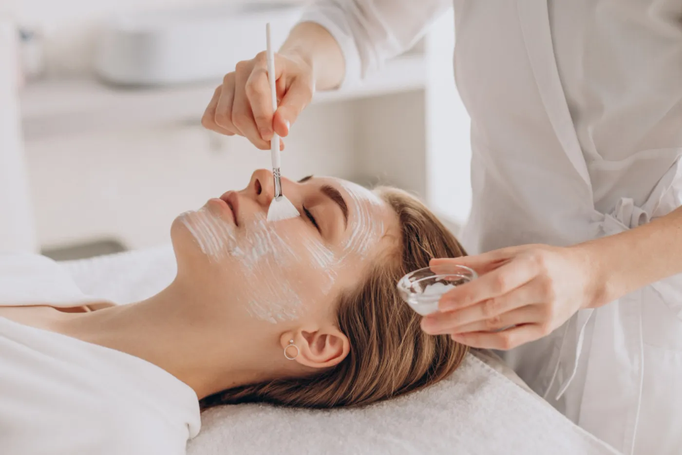 Higiene sanitaria profunda + peeling químico espumoso + mezclas enzimáticas en DaVinci Clinique, Barcelona